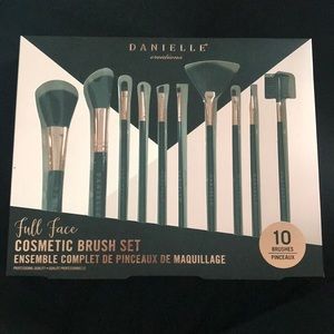 Full face cosmetic brush set